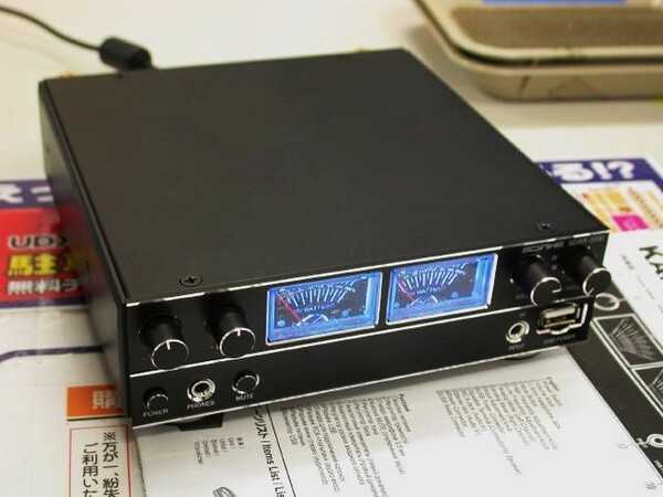 ASCII.jp：2連アナログメーター搭載の「鎌ベイアンプ 2000」が近日登場！