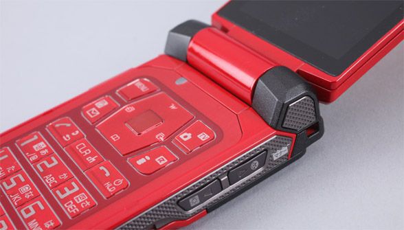 ASCII.jp：ドコモのタフネスケータイ「N-03C」をチェック！ (1/2)