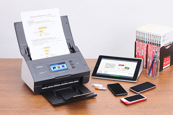 ASCII.jp：PCレスが超快適!! ブラザーの新スキャナー「ADS-2500W」 (1/4)