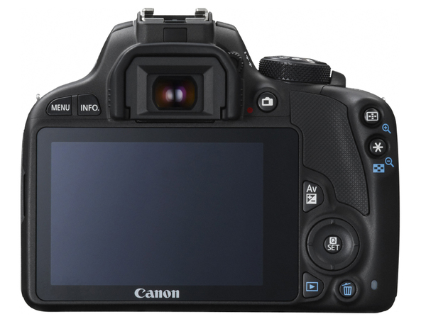 ASCII.jp：この小ささはミラーレス機並み!? EOS Kiss X7登場 (1/2)