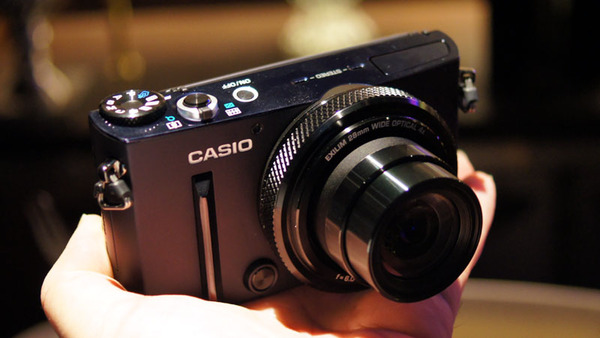 ASCII.jp：画質にもこだわり！ カシオのプレミアムコンデジ「EX-10」