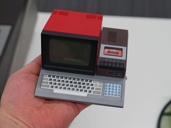 激レア SHARP MZ-80C Clean Computer Sharp MZ-80C - History and User