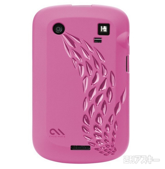 白BlackBerry Bold 9900に合うアクセサリーを用意しよう - 週刊アスキー