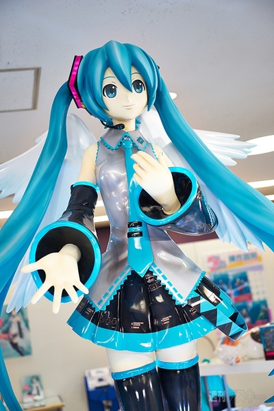 SNOW MIKUの行き帰りに寄りたい！ 羽田の初音ミク ウイングショップを