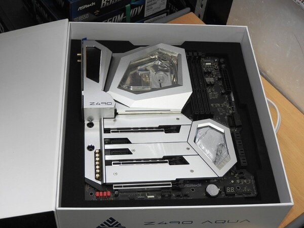 ASCII.jp：全世界999台限定のASRock製水冷マザー「Z490 AQUA」の予約