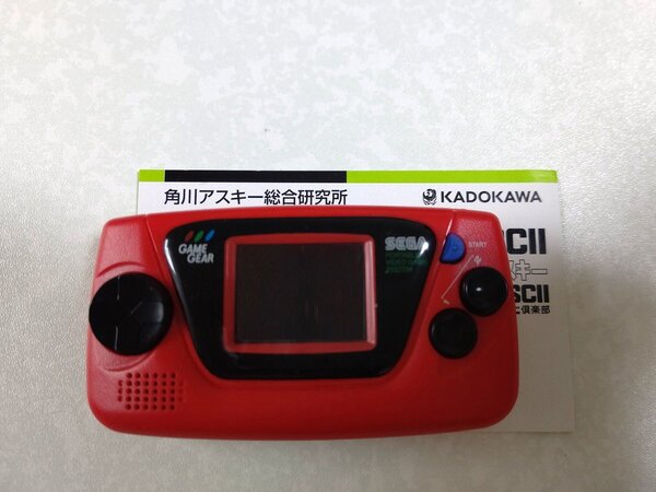 ASCII.jp：「ゲームギア ミクロ」の体験レビュー＆ウラ技を大公開！ (1/2)