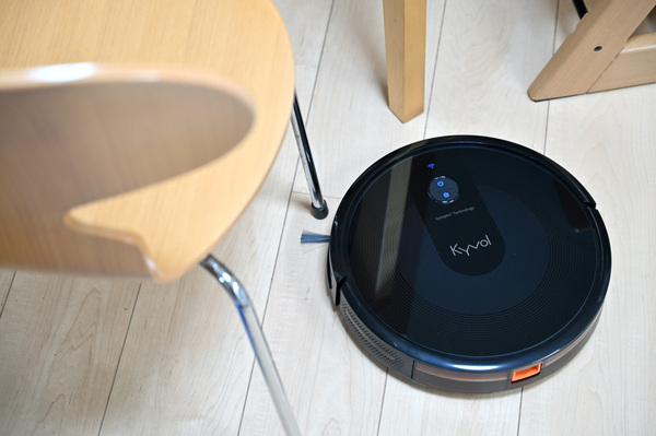 ASCII.jp：2万円ちょいってまじ？ ロボット掃除機「Kyvol Cybovac E30