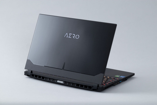 ASCII.jp：GIGABYTE「AERO 15 OLED」が圧倒的性能でクリエイティブ作業