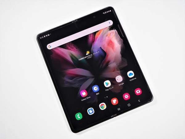 ASCII.jp：防水にも対応した「Galaxy Z Fold3 5G」は安心して使える