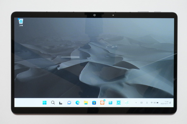 ASCII.jp：ピュアタブレットからノート型まで万能2in1ノートPC「FMV