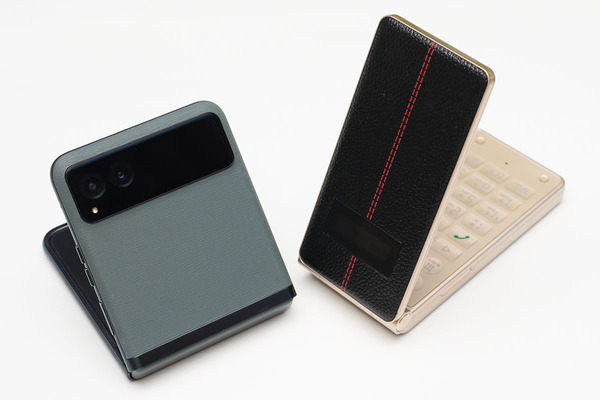 ASCII.jp：話題のガラケー風テンキー付き折りたたみスマホを使う かけ