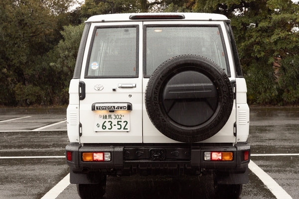 ASCII.jp：無骨でカッコイイ！ 500万円以下でSUVを買うならトヨタ