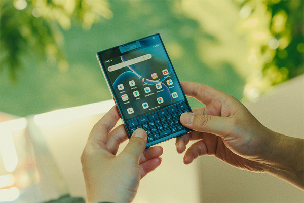 ASCII.jp：ハードキー付きスマホの新決定版!? Unihertz「Titan 2」正式