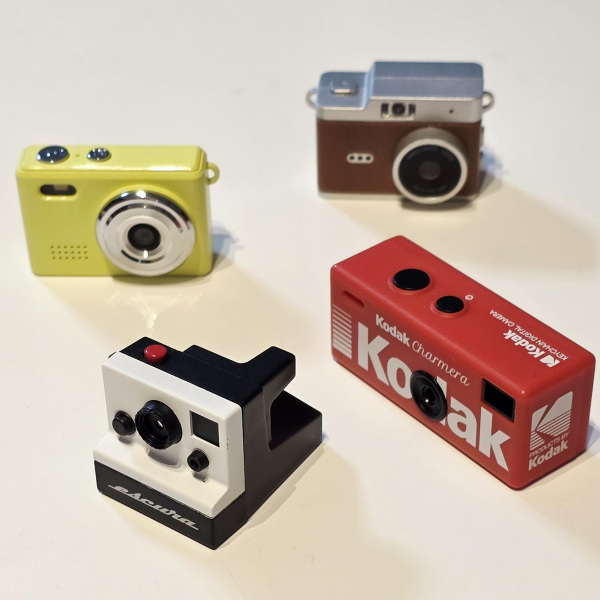 ASCII.jp：“1987の記憶を首から提げる” KODAK Charmeraを衝動買い (1/2)