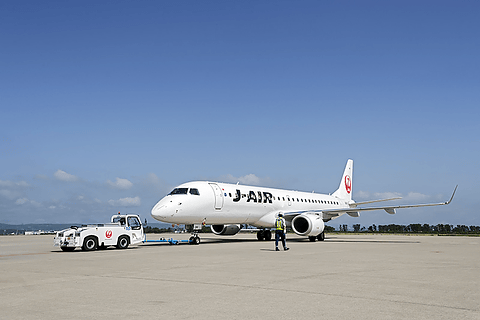 J-AIR、7月1日に民営化した仙台～伊丹線に「エンブラエル 190」型機