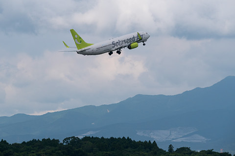 ソラシドエア、“本物の空気と水がある”熊本県水上村のPR機「水上スカイ