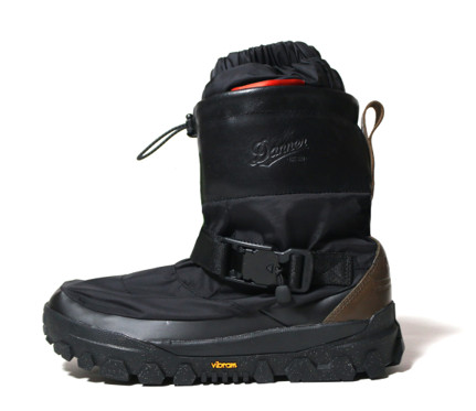 ダナー×ナンガの秋冬アイテム。2in1仕様のブーツやブランケットなど