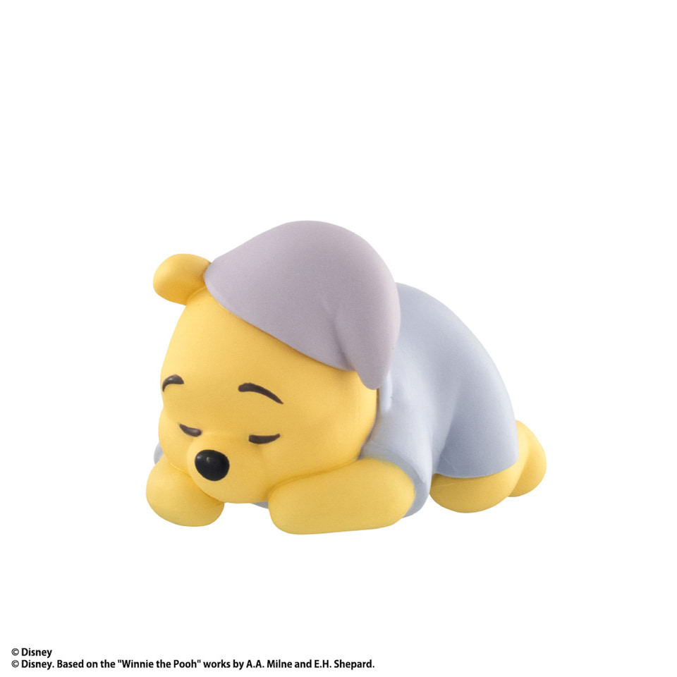 おねむな姿に癒されるぅ〜。「“ディズニーキャラクター”まだねむたい