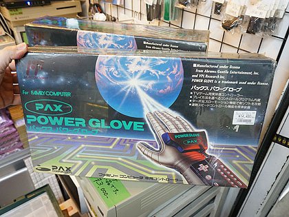 まさかの未使用！ファミコン向け「パックス パワーグローブ」が入荷