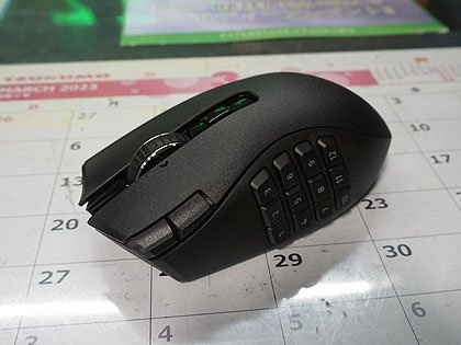 サイドボタンを12個備えたワイヤレスマウス「Razer Naga V2 HyperSpeed