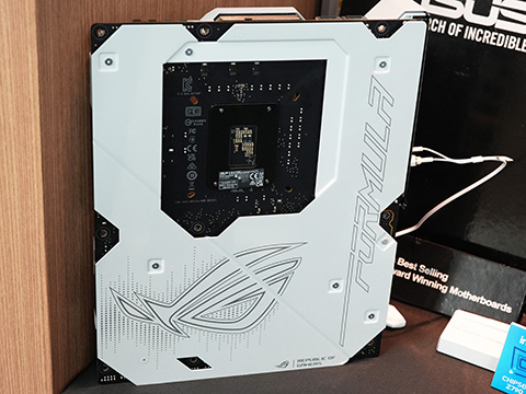 ASUSの第14世代Core対応マザーが計6製品、本格水冷対応の「ROG MAXIMUS