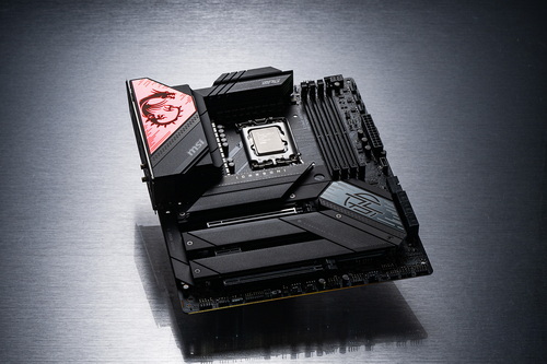 14900Kを余裕でブン回せる超堅牢の電源回路にWi-Fi 7をプラス！MSI