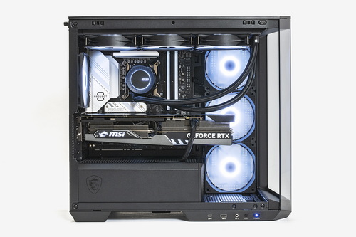 自作PCのケーブルを見えなくなくしたら別次元の格好良さに！MSIが背面