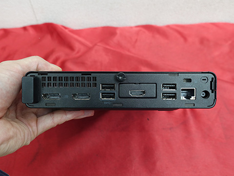 Core i5-8500Tや16GBメモリ搭載のミニPCが27,800円、中古品が秋葉原で