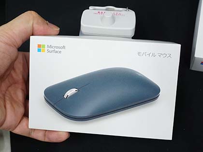 タイプ カバーとお揃いの色が選べる「Surface モバイル マウス」が発売