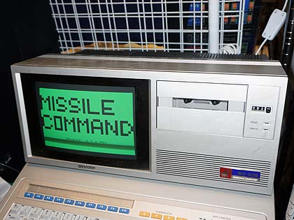 シャープ「MZ-80B」が店頭デモ中、BEEPで後日販売 （取材中に見つけた