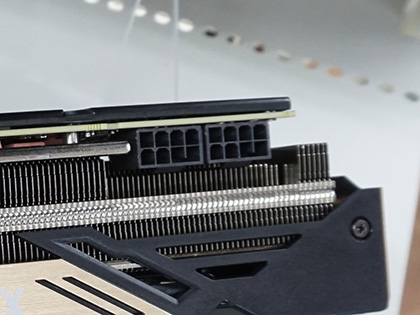 PalitのGeForce RTX 2080 TiにVGAホルダー付きの新モデル、実売132,840