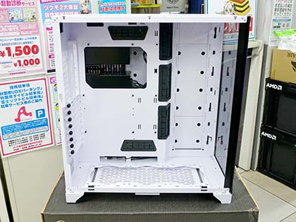 Lian Liの大型ケース「O11Dynamic XL ROG Certified」が発売、背面に