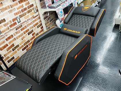 COUGARのゲーミングソファ「RANGER」がツクモでサンプル展示中 - AKIBA