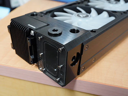 Barrowの水冷パーツが複数入荷、ファン一体型ラジエーターや