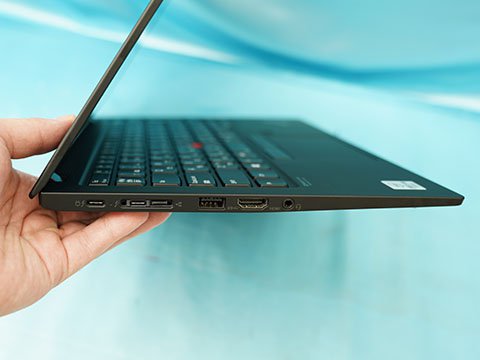 第10世代Core i5搭載の「ThinkPad X1 Carbon 8th Gen」が54,800円