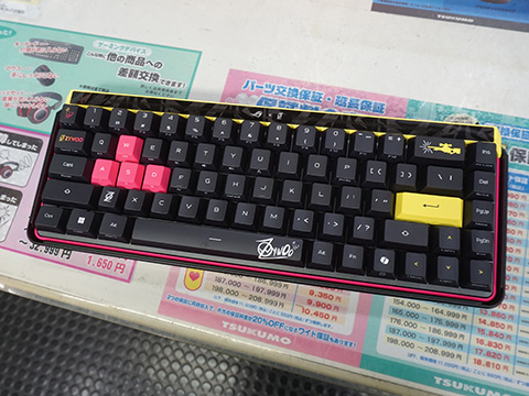 プロゲーマーコラボのキーボード「ROG Falchion Ace HFX ZywOo Edition