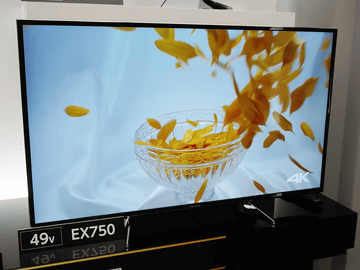 パナソニック、“最上位相当画質”4KスタンダードVIERA「EX750」。録画と