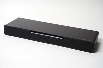 鳥居一豊の「良作×良品」】小型サウンドバーで迫力のゲーム