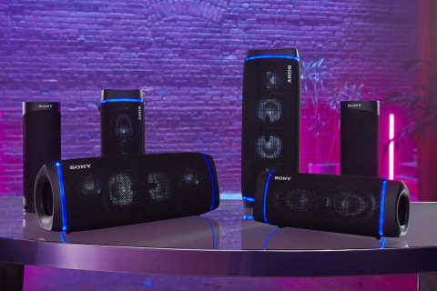 ソニー、非対称形ユニットで高音質化した“光る”Bluetoothスピーカー