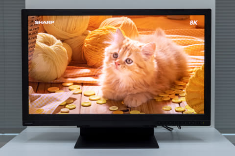 シャープ、8K IGZOパネル搭載の32型業務用ディスプレイ。約198万円