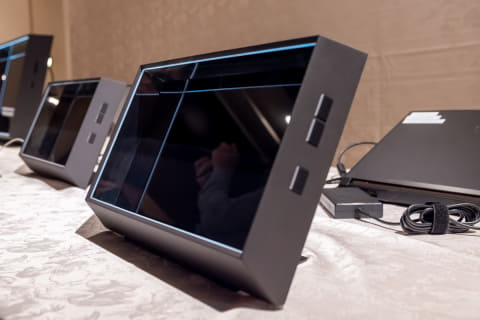 Looking Glass、薄型&軽量化した4K/8K裸眼3Dディスプレイ - AV Watch