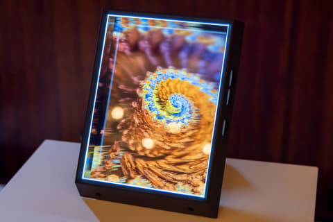 Looking Glass、薄型&軽量化した4K/8K裸眼3Dディスプレイ - AV Watch