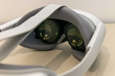 VRヘッドセット「PICO 4」10月発売。峯岸みなみも大興奮 - AV Watch