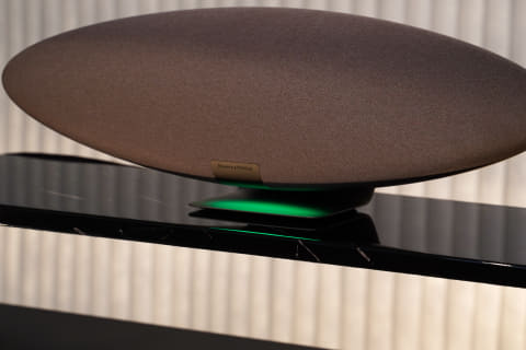 B&W、自社開発・製造ユニットで高音質化したワイヤレススピーカー