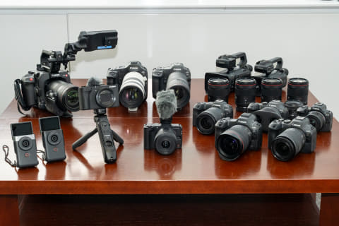 初心者から長く使える「EOS R50 V」、実はプロ仕様「PowerShot V1