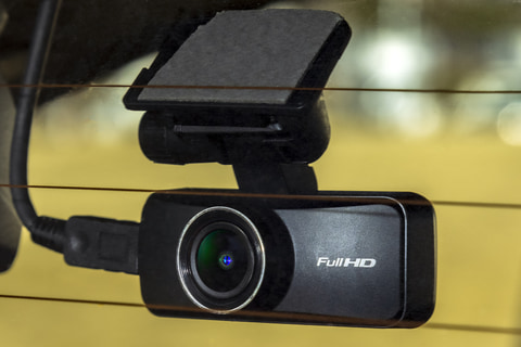 あおり運転への対策バッチリ!! ケンウッドの前後方同時録画対応