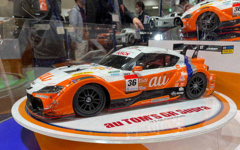 タミヤ、SUPER GT 2021チャンピオンを獲得した36号車「au TOM'S GR