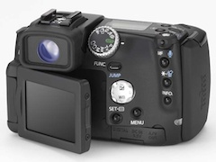オールドデジカメの凱旋：キヤノンPowerShot Pro1（2004年