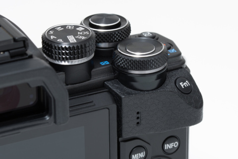新製品レビュー：OLYMPUS OM-D E-M10 Mark II（外観・機能編