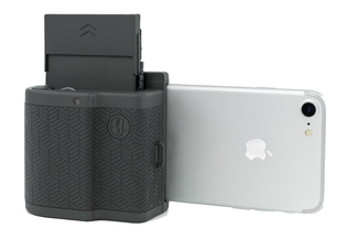 iPhoneに取り付けるZINKプリンター「PRYNT POCKET」 - デジカメ Watch